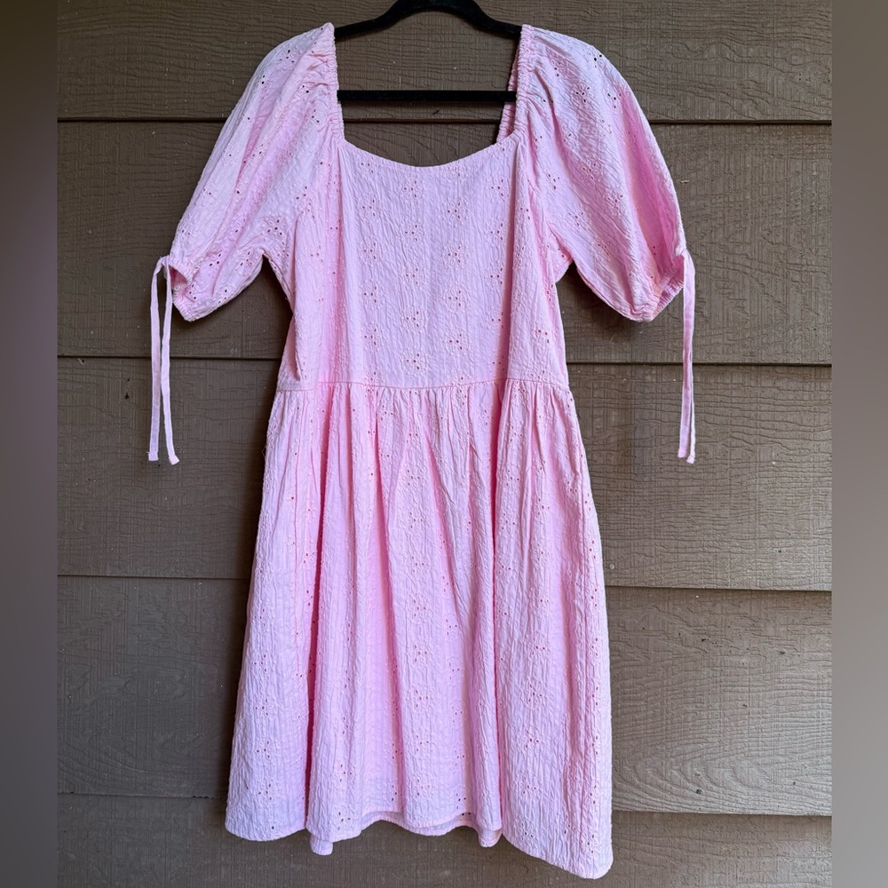Like New- Simply Southern light pink eyelet dress with puffy sleeves with ties.